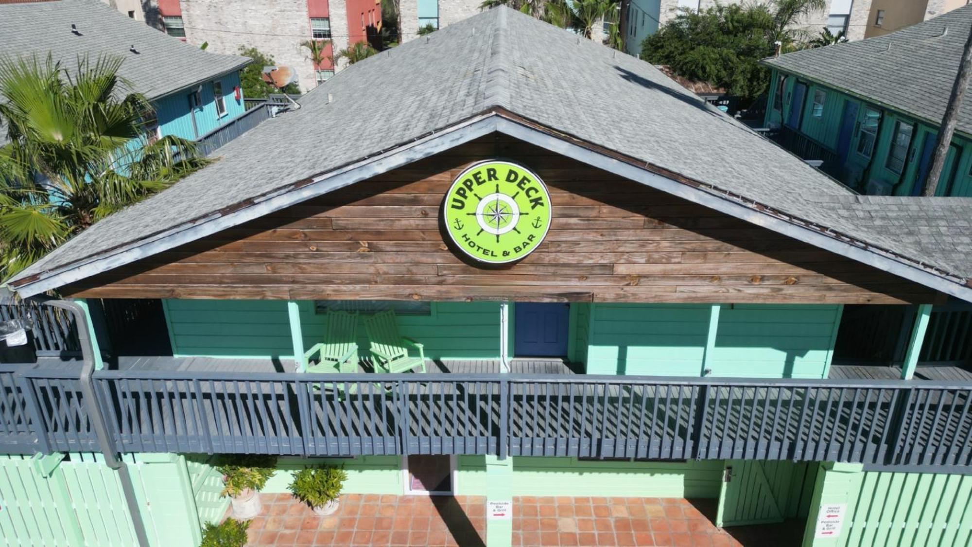 Upper Deck Hotel And Bar - Adults Only 南帕诸岛 外观 照片
